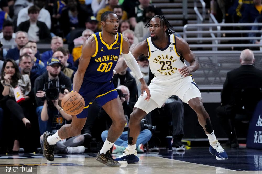 她在比赛中 她在比赛中